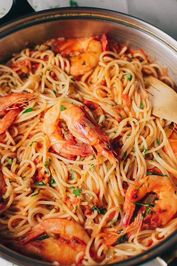 Spaghetti With Shrimps And Fresh Tomato Sauce