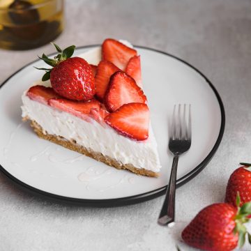 Strawberry-Yogurt-Cheesecake-Recipe