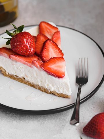 Strawberry-Yogurt-Cheesecake-Recipe